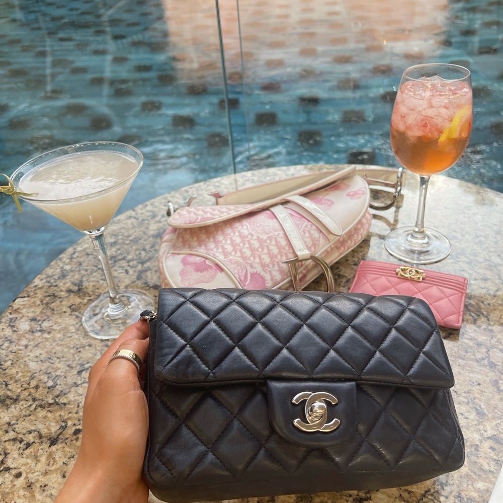 Chanel flap bag, very hard to find size! - Picture 12 of 17